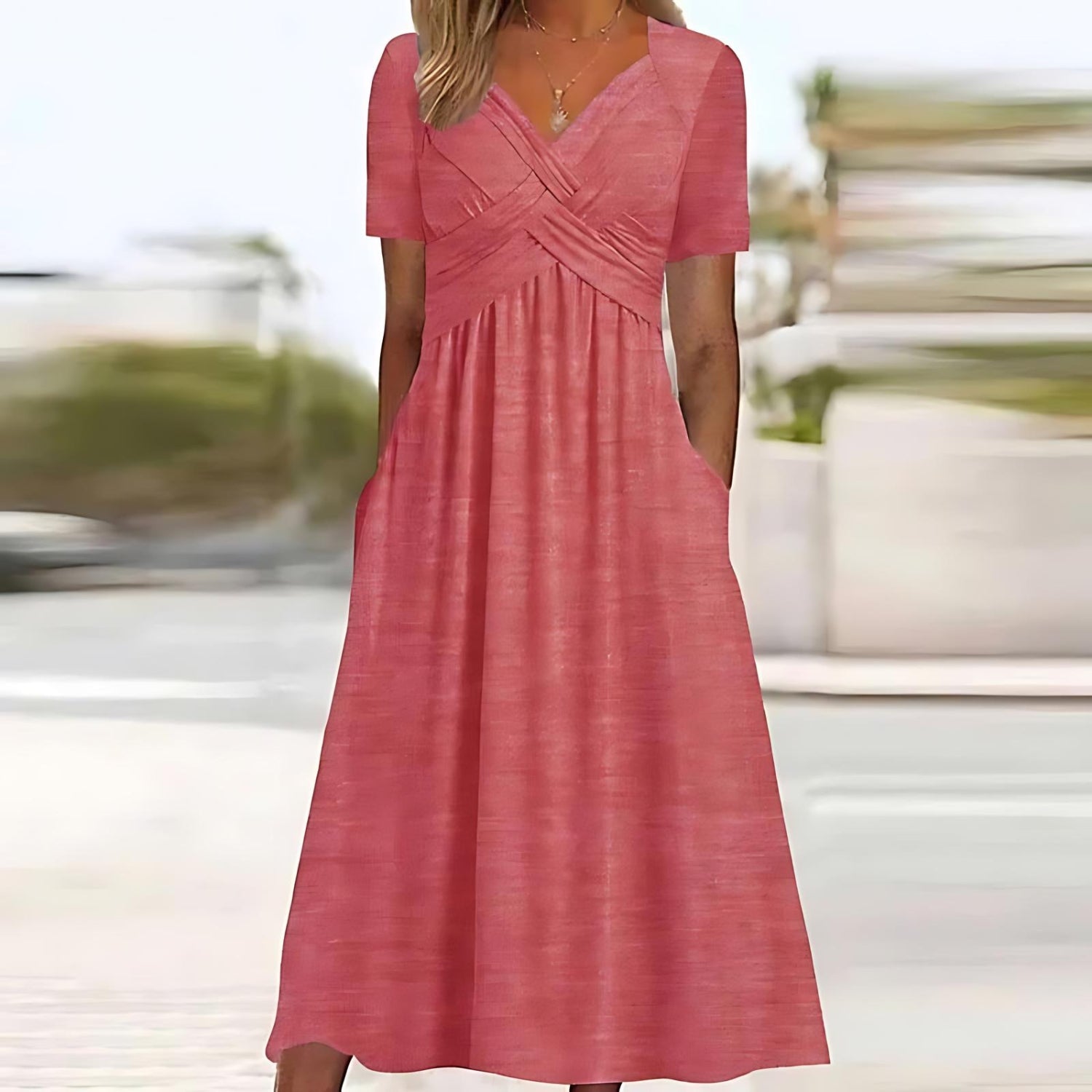 SOFIA | Robe Midi Sculptante au Design Flatteur pour Événements Élégants