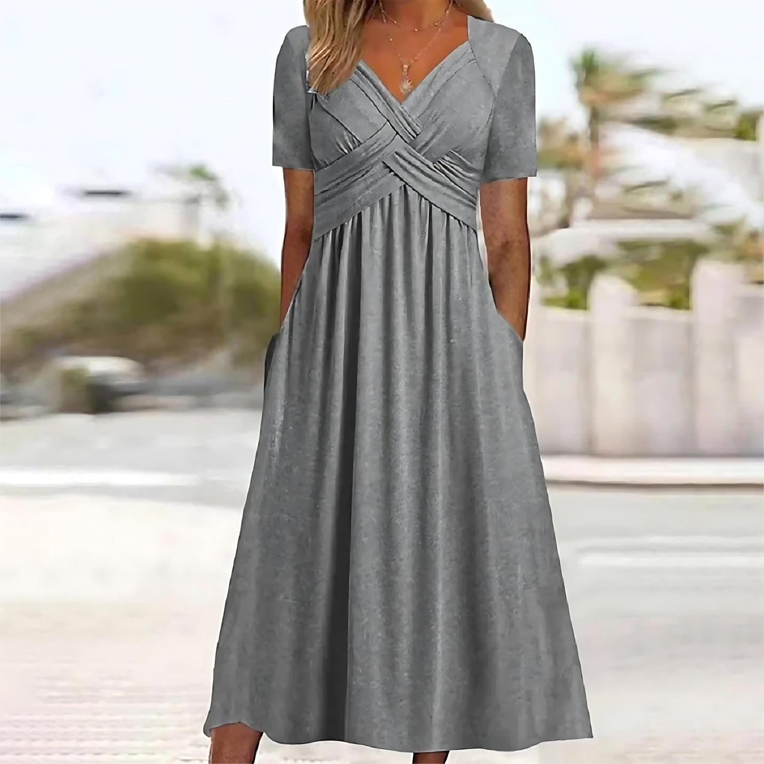 SOFIA | Robe Midi Sculptante au Design Flatteur pour Événements Élégants
