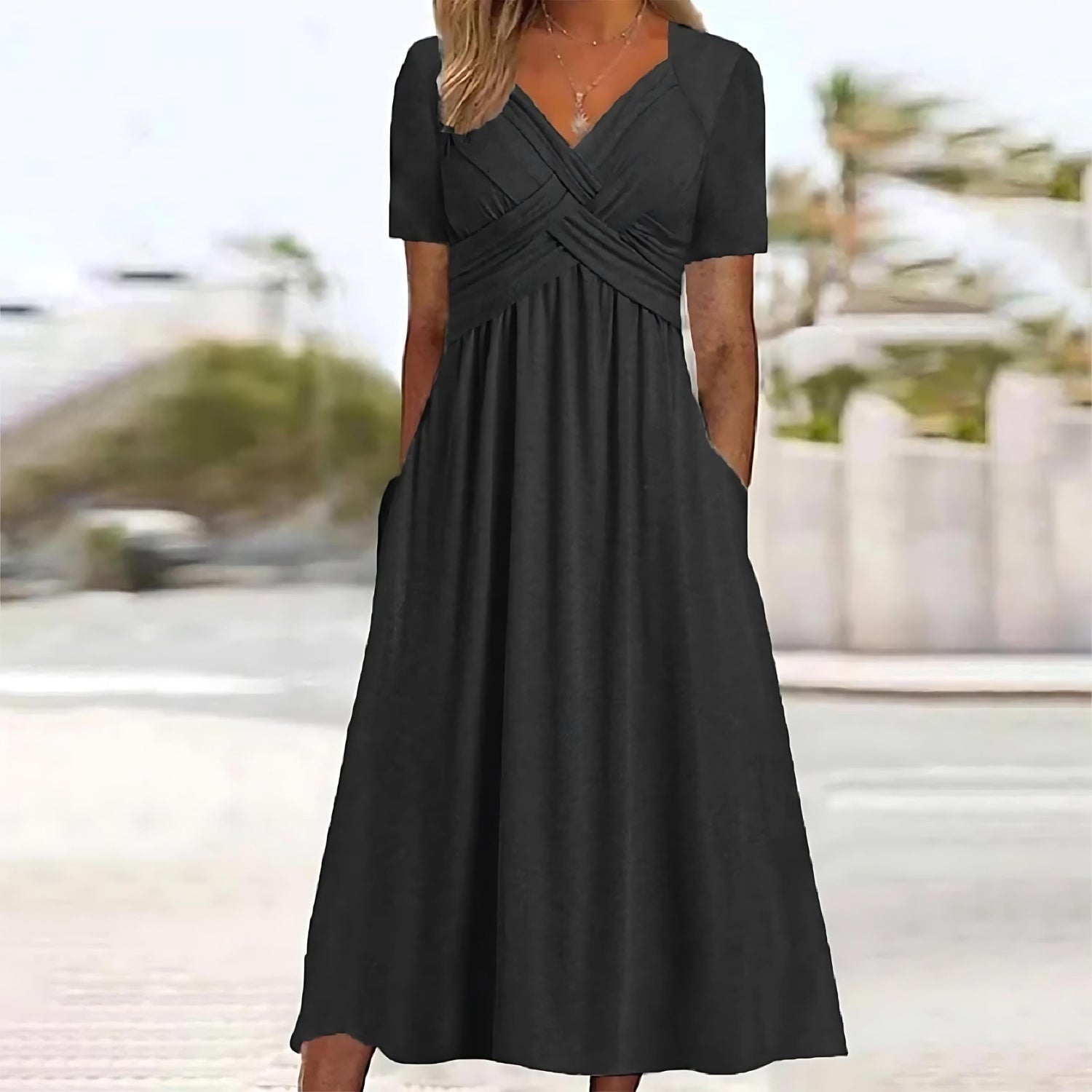 SOFIA | Robe Midi Sculptante au Design Flatteur pour Événements Élégants