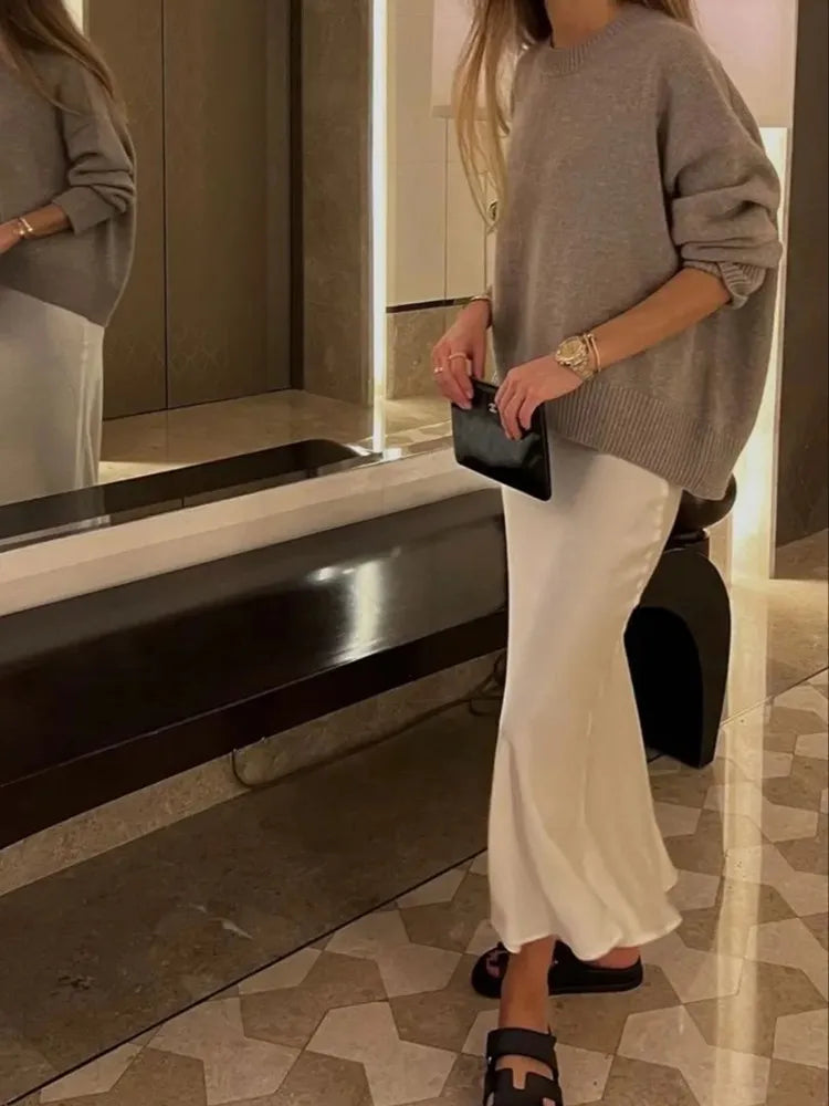 Drew | Jupe midi en satin classique au style luxueux