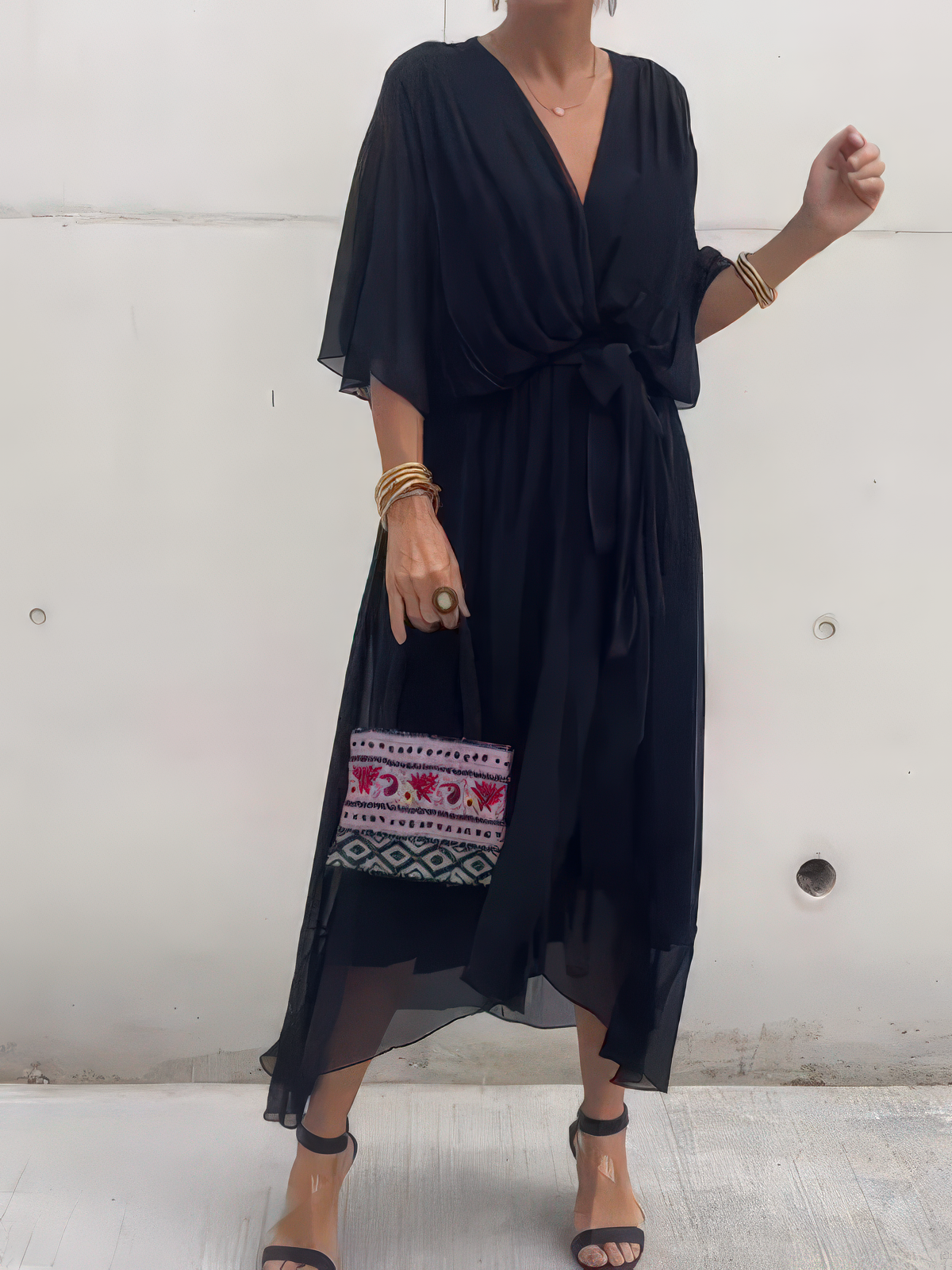 MONICA™ | Robe en mousseline de soie avec décolleté en V