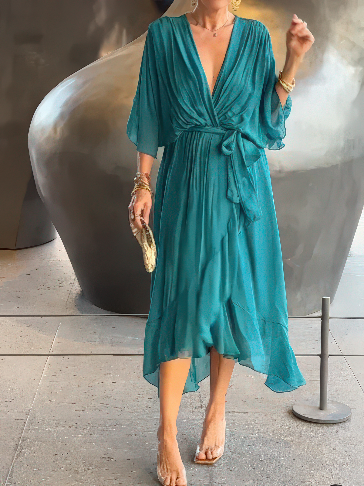 MONICA™ | Robe en mousseline de soie avec décolleté en V