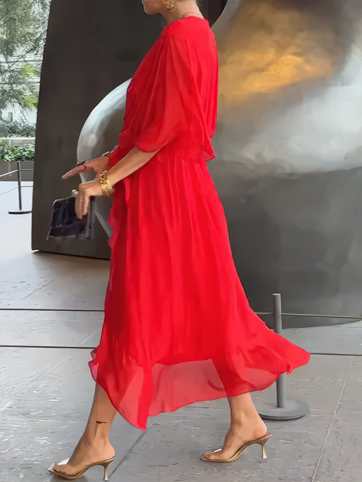 MONICA™ | Robe en mousseline de soie avec décolleté en V