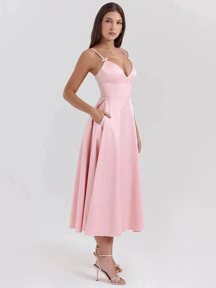 Tiffany™ | Robe en satin de luxe avec fines bretelles