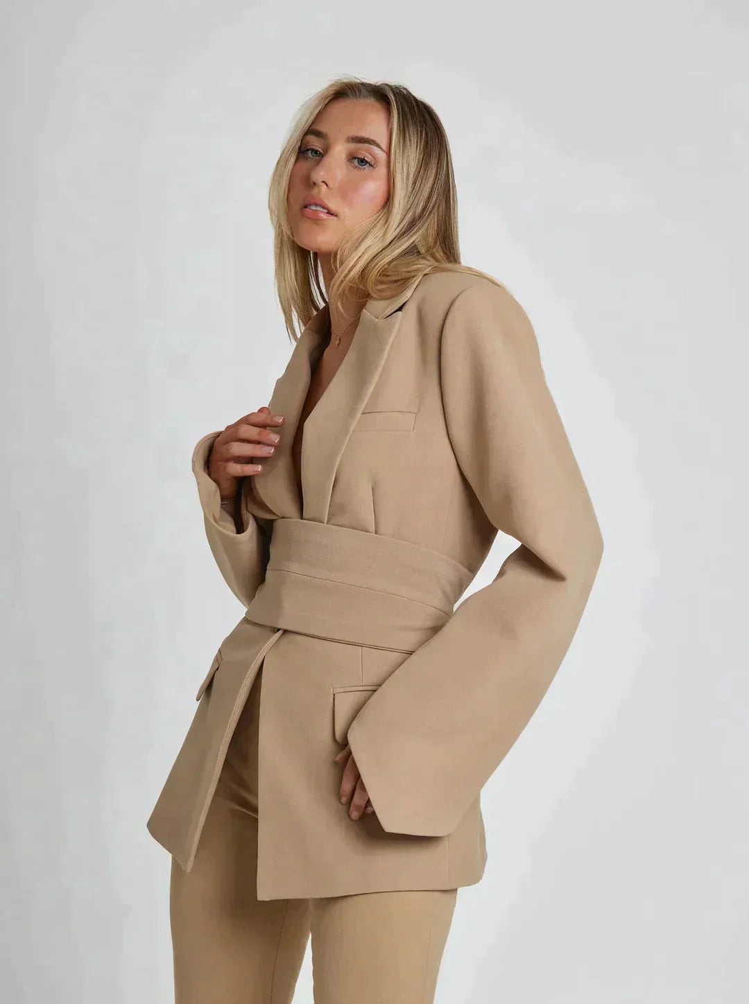 Cloe™ I Blazer classique avec ceinture