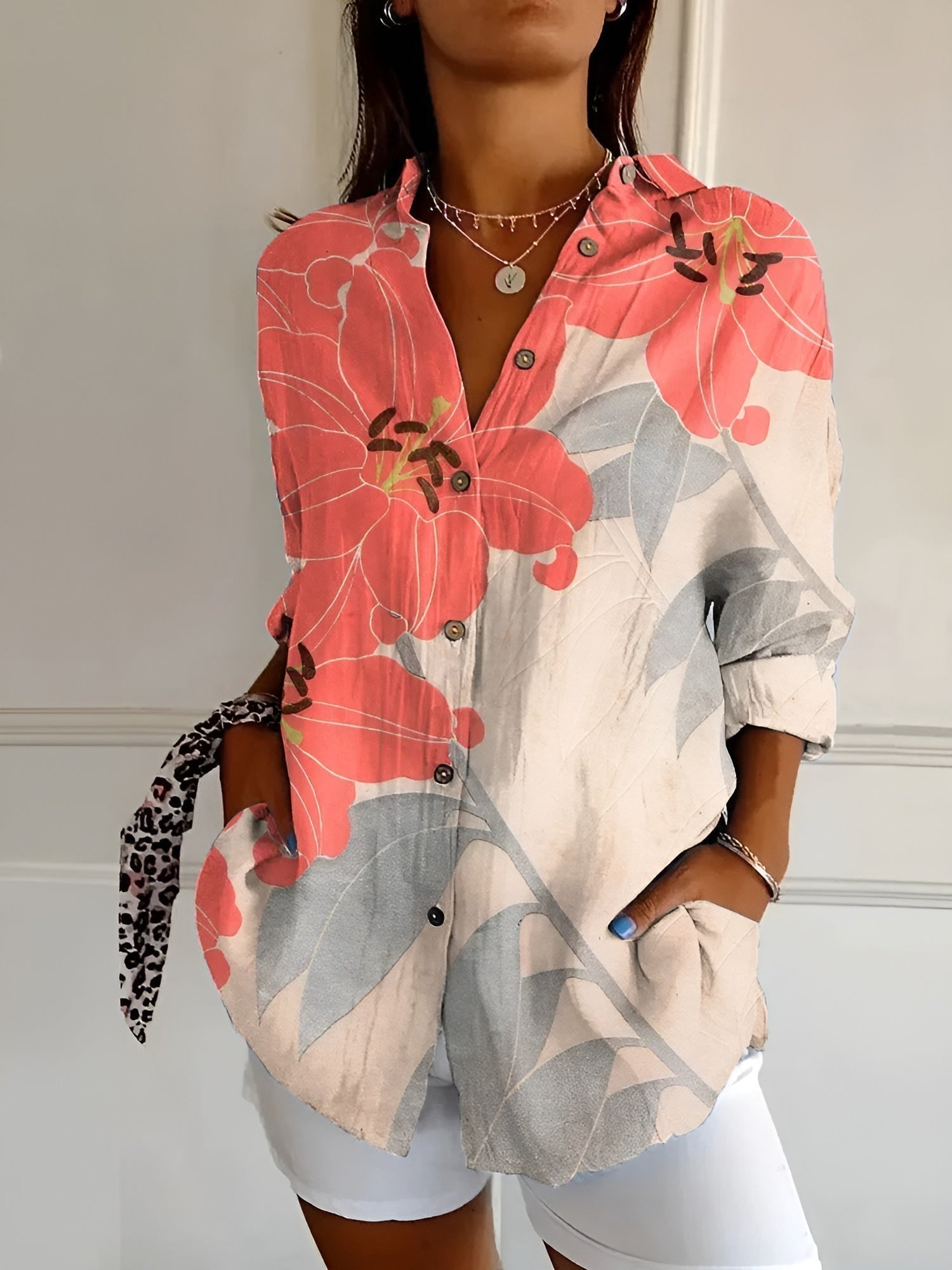 Avril | Blouse Chic aux Imprimés Ludiques